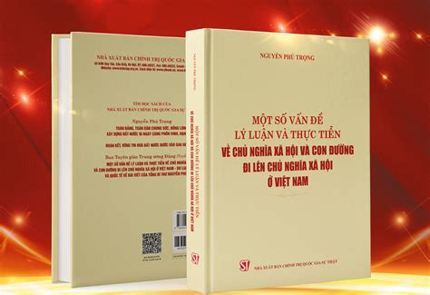  Bánh Cuốn Xí Lụa: Sự kết hợp hoàn hảo giữa lớp bánh mỏng và nhân thịt xé tơi ngon ngọt!