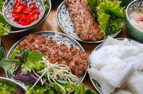  Bún Cá Ninh Bình: Tổ Hợp Hương Vị Đậm Đà Của Biển và Miền Núi