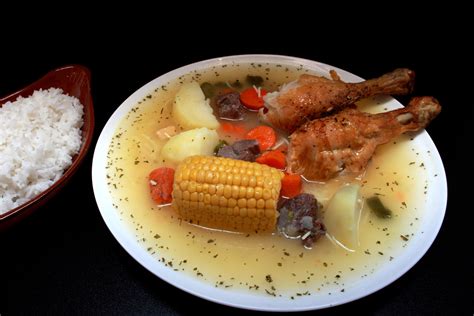  Sancocho de Gallina: Một Cơn Lụi Tự Nhiên Đầy Ấm Của Làng Mèo Bạch Tuyết!