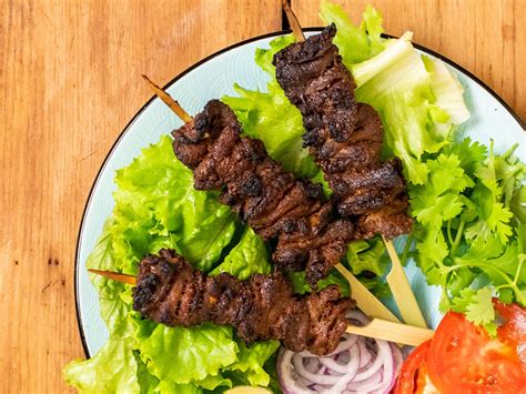  Suya: Khám phá món thịt nướng cay nồng và đầy hương vị của Warri!